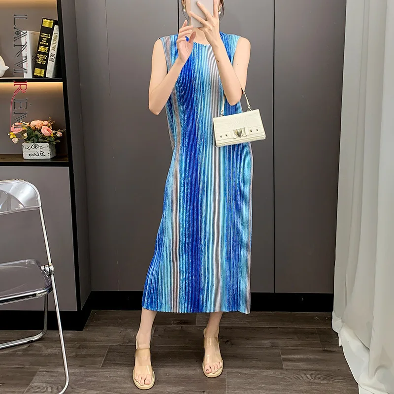 LANMREM Blue Pleated Striped Print Tank Dress Summer 2025 New Elastic Slimming Temperament Straight Dresses Chic Clothes 2DB3972
