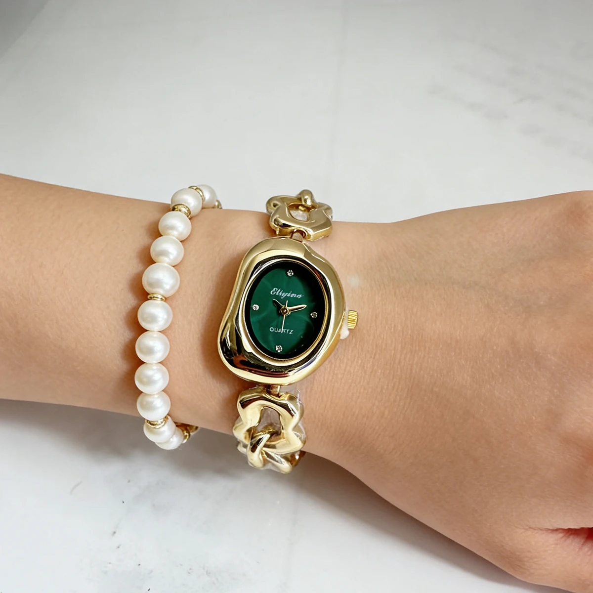 Chic Oval Dial Women's Watch with Chain Bracelet - Simple, Versatile, and Elegant