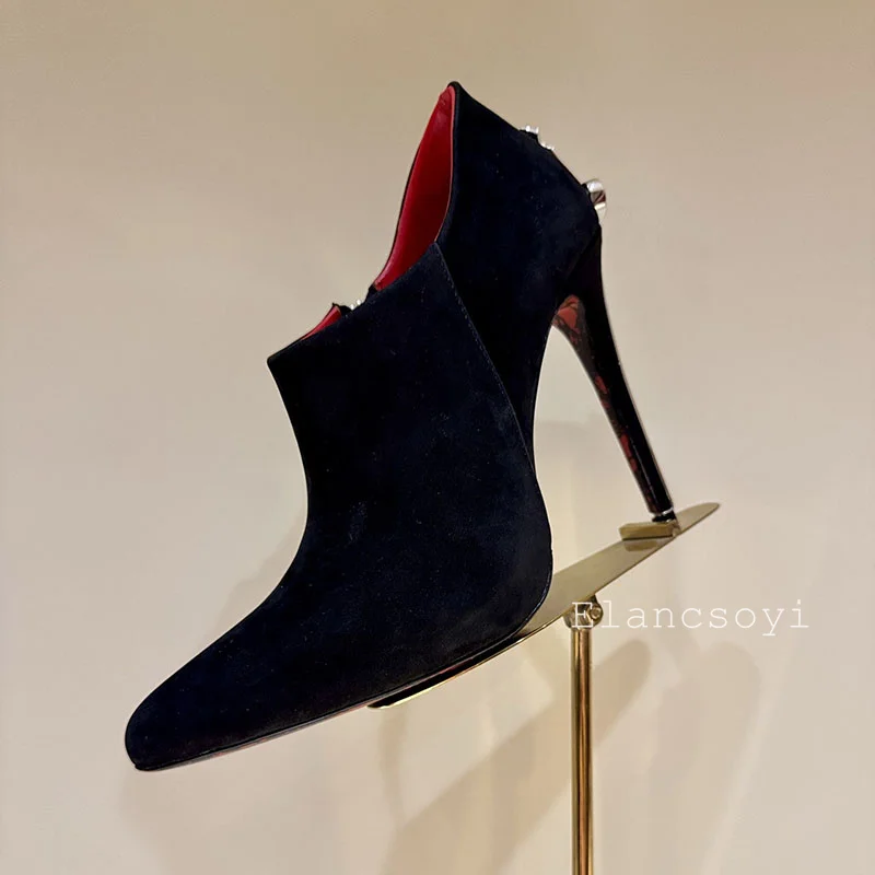 S.Lathrliuy Pumps Lifestyle Image 12
