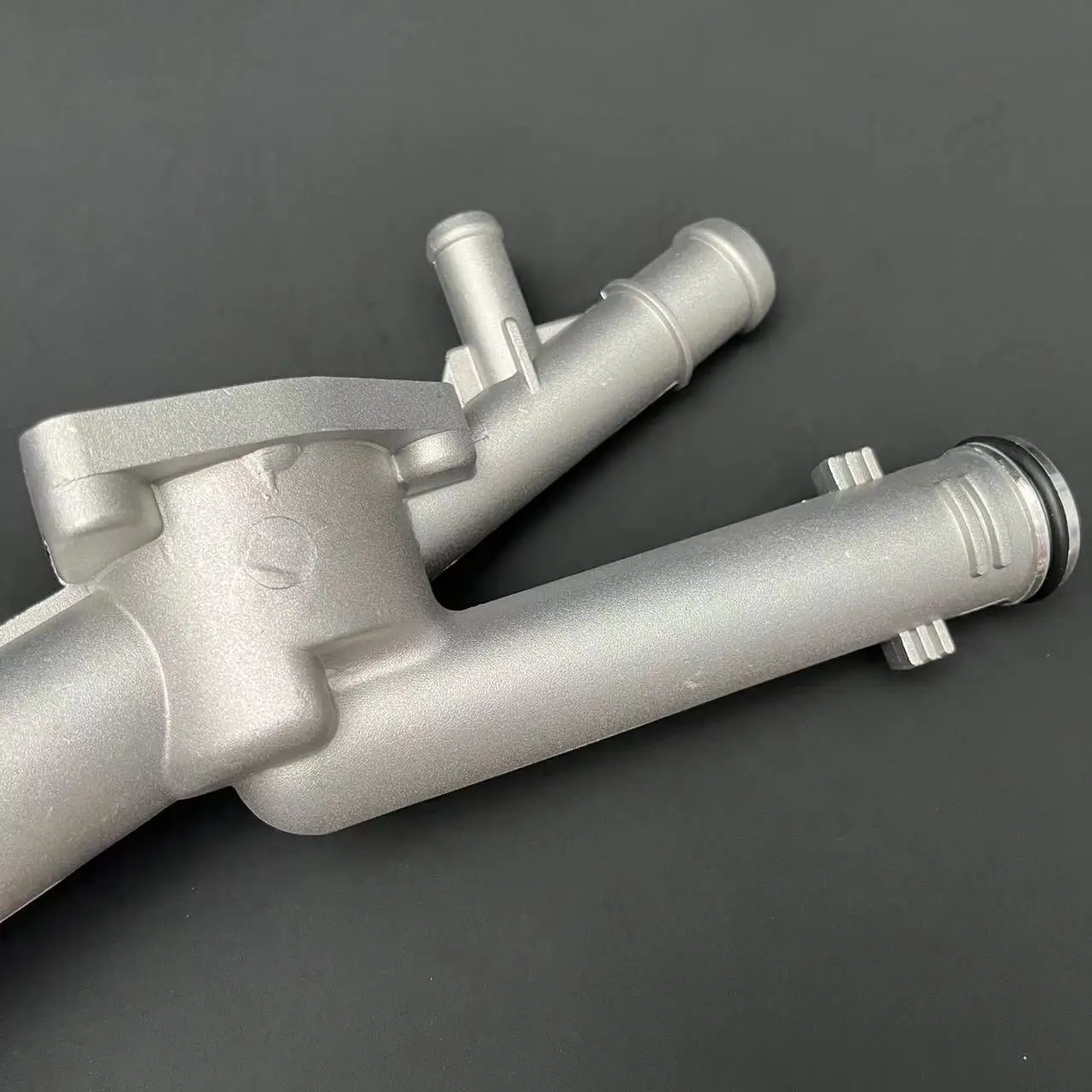 Aluminum Engine Cooling Coolant Thermostat Housing For Audi Q7 VW Phaeton Touareg Passat CC EOS Superb 3.6 03H121117A engine coolant thermostat thermostat housing cover