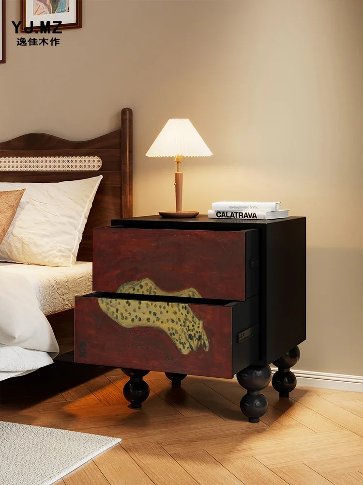 Рисунок 4 - Американский Ретро прикроватный шкаф