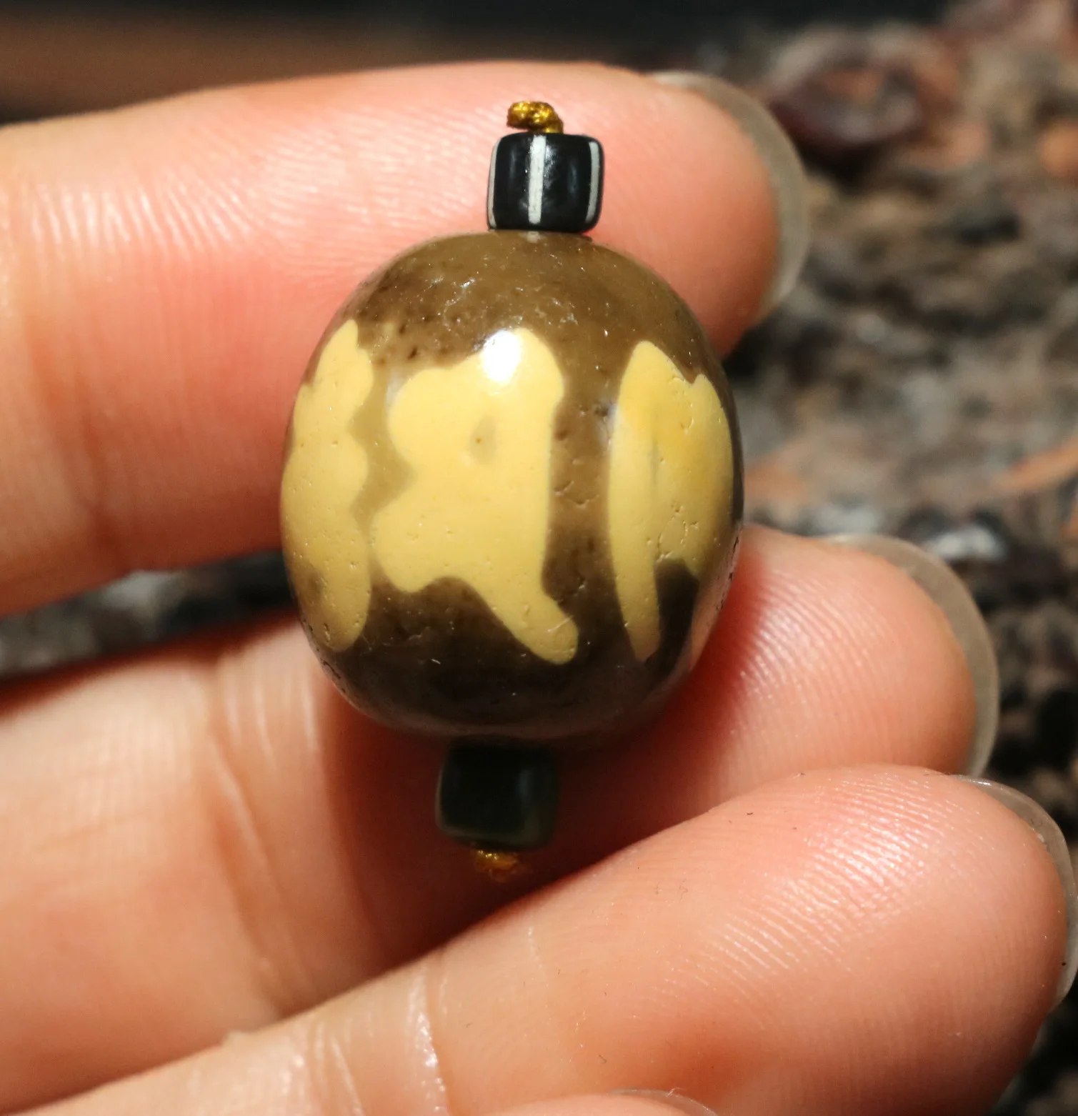 

Ultra Energy Tibetan Top Old Yellow Agate 6 OM Wishing Characters Daluo dZi Bead Amulet UP02a Timestown UPD210825A2