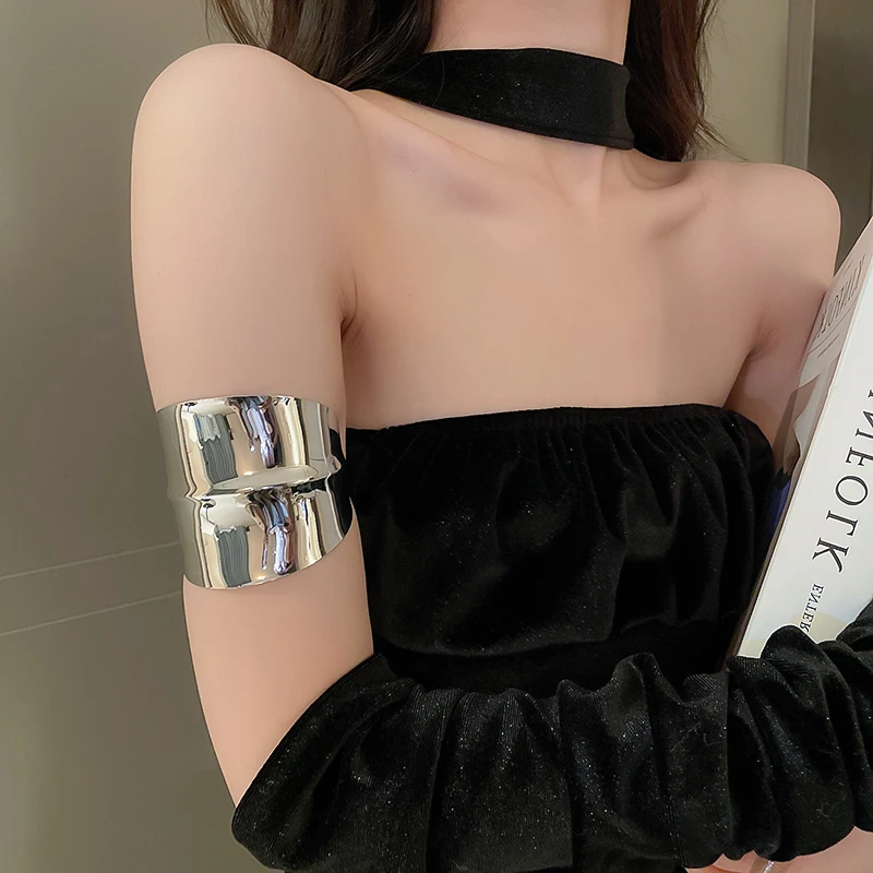 Geometric Alloy Bracelet for Women - Image 11
