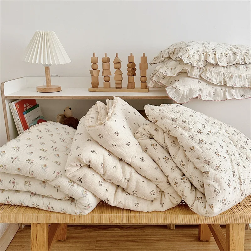 Cotton Muslin Quilted Baby Blanket Set Floral Pattern & Ruffle Pillowcase 120x150cm