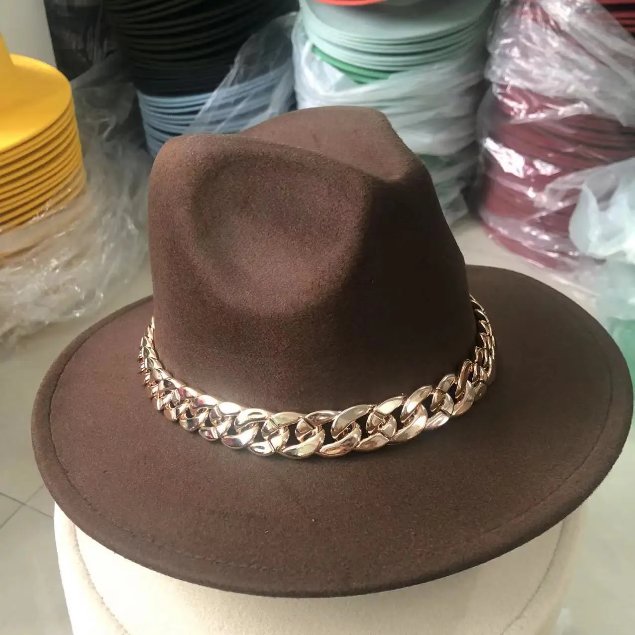 black fedora Fedora hat new acrylic gold middle chain winter unisex fedora hat front light green 2021 winter hat кепка мужская red fedora hat