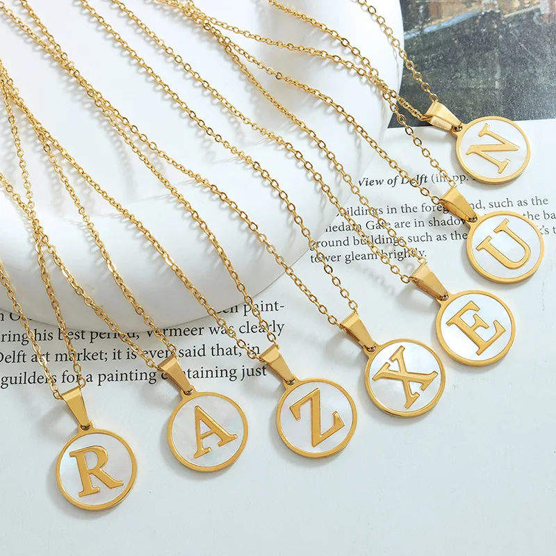 

HIYEE Personality White Sea Shell Letter Round Brand Necklace Stainless Steel Non-Fading Waterproof Fashion Collarbone Chain