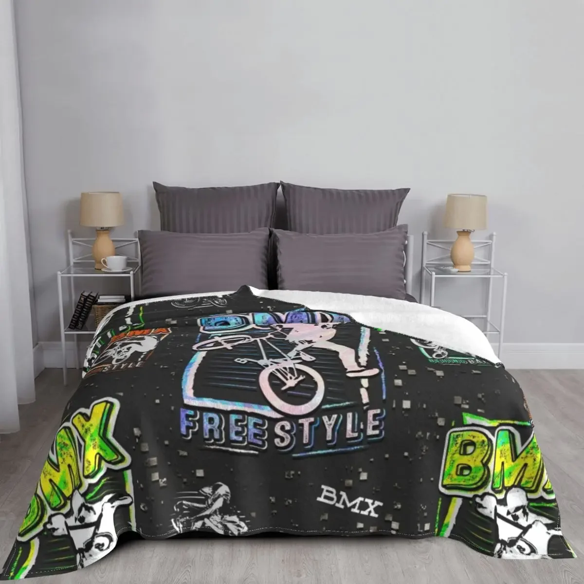 ��ä�ο� Bmx �Ƿ�, ������Ÿ�� ������ ���, �ʴ��� ������ ħ�� ���� ���� ���