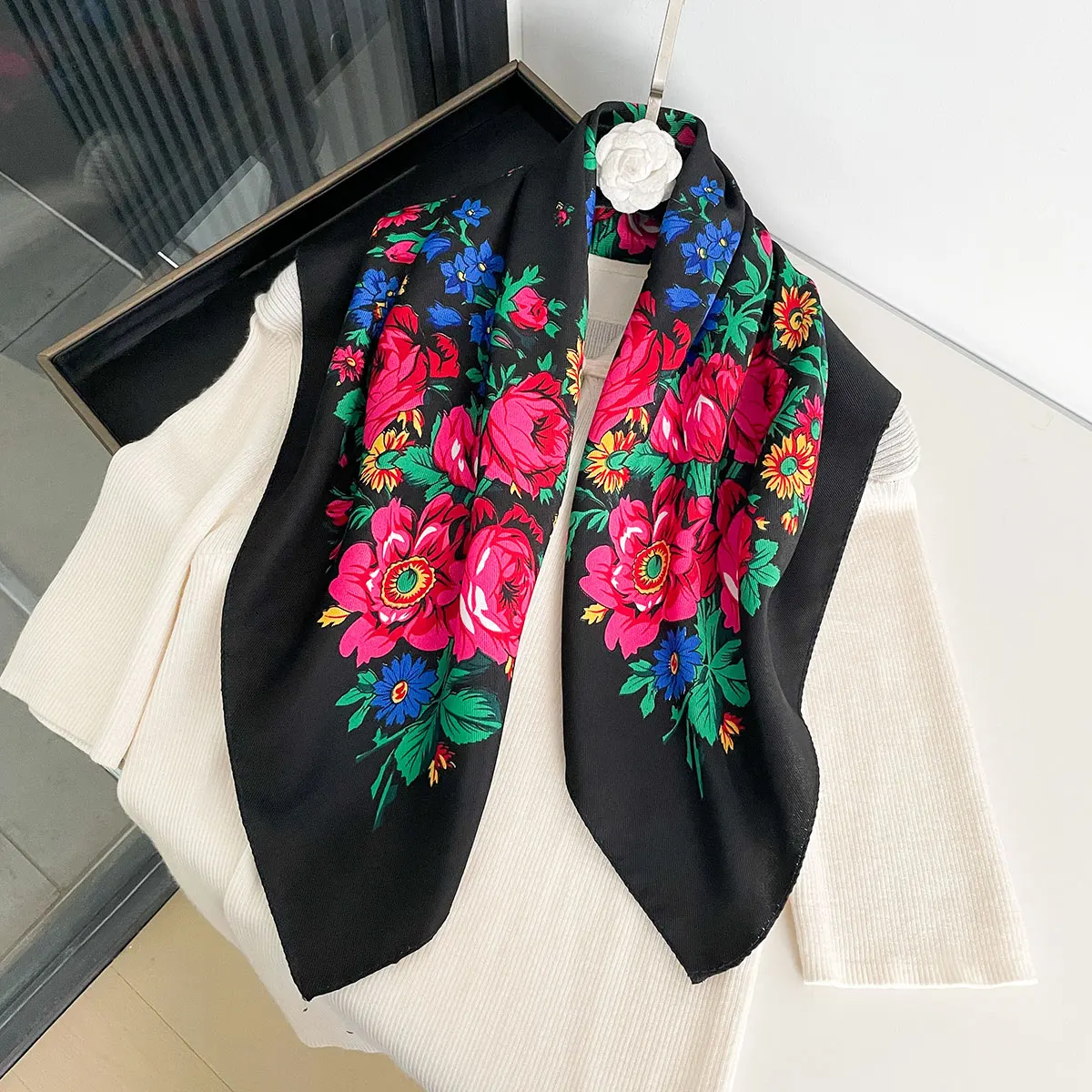 2025 Latest 70cm Cotton Floral Print Women Bandanas Square Scarf Girls Headband Accessories Handkerchief Neckerchief Hairscarf