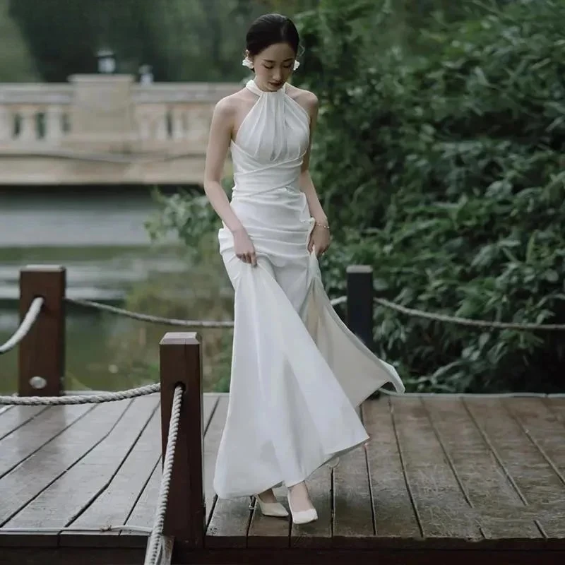 Robe de mariée de luxe en Satin blanc Simple, petite queue, Sexy, col licou, dos nu, robe de bal, robes de bal de soirée pour femmes