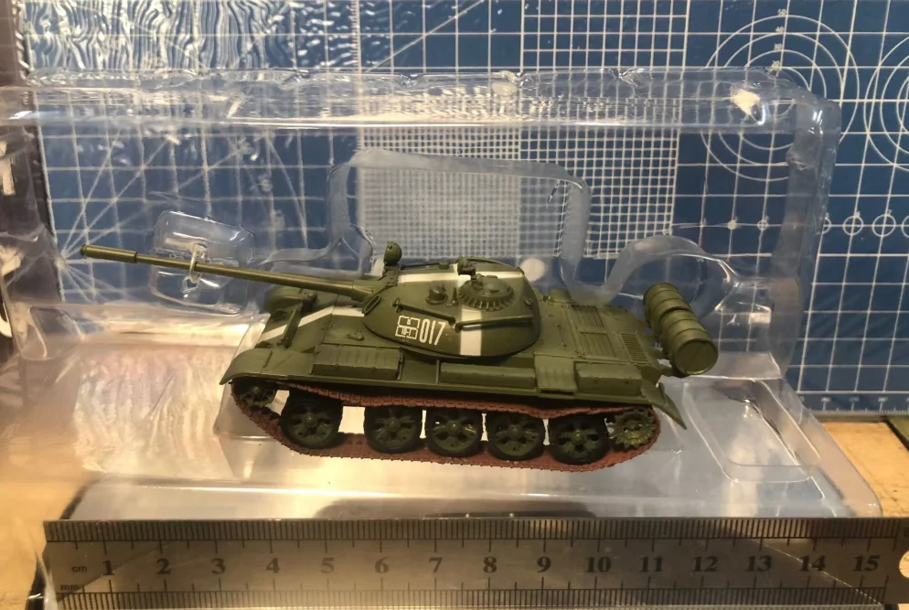 

35024 1/72 Scale Soviet T-55 Tank Militarized Combat Crawler Tank Tank Finished Model Collectible Toy Gift