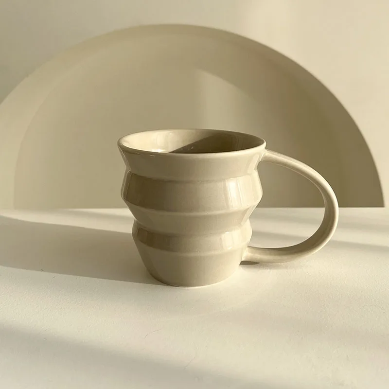 

Aesthetic Porcelain Cute Mugs Ceramic Kitchen Cute Coffee Travel Mug Espresso Personalized Bardaklar Kitchen Accessories