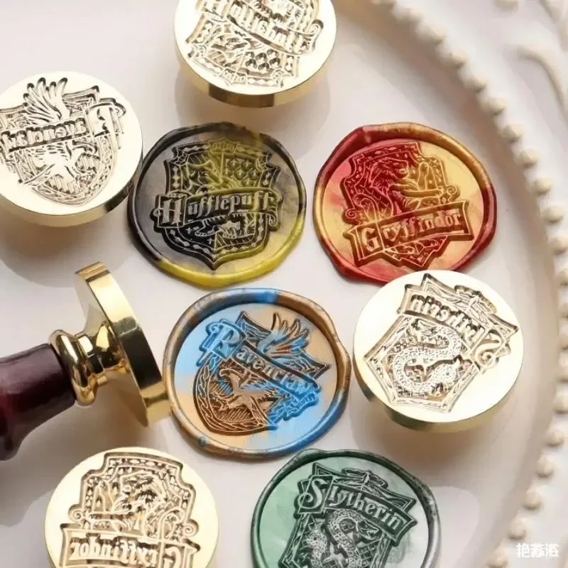 Hogwarts Crest Rubber Stamp DIY!