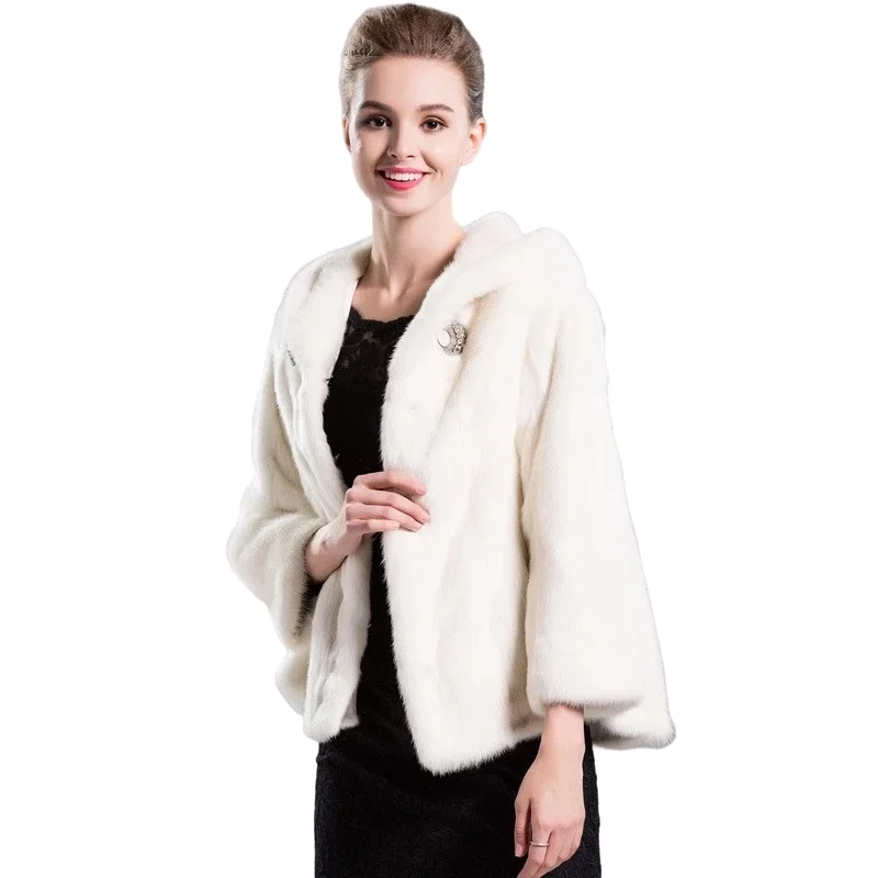 

The winter brief paragraph Mink fur Women's coat Want a mink coat Small coat Real natural fur coat black white