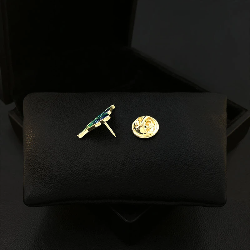 Mountain Brooch Men and Women Suit Neckline Collar Pin National Style Corsage Accessories Anti-Exposure Buckle Jewelry Gift 5611