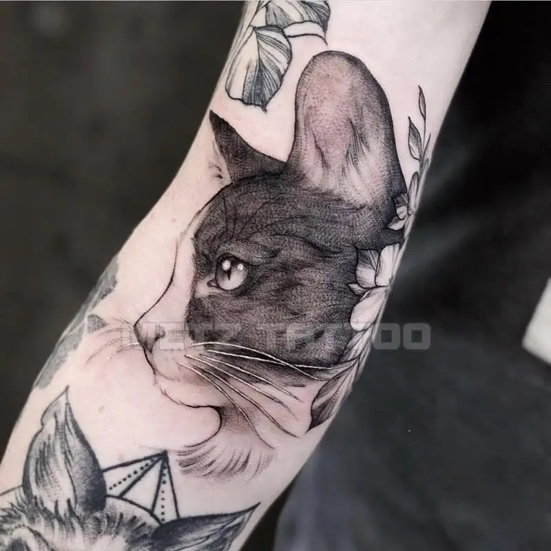 

2023 New Fashion Tattoo Stickers Dark Trend Personality Black and White Cat Pattern Stickers Waterproof Lasting Temporary Tattoo