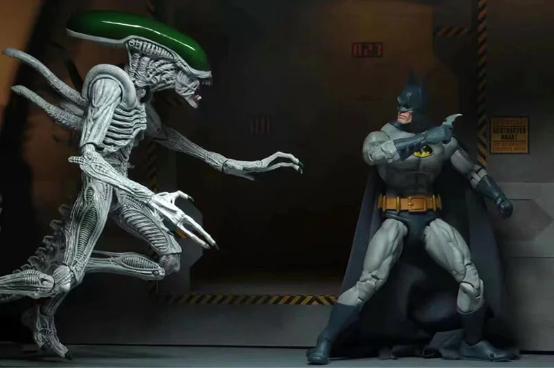 2 uds Anime Batman Superman VS Alien Xenomorph NYCC figura de acción NECA Supermen Batman figura juguetes de modelos coleccionables regalos