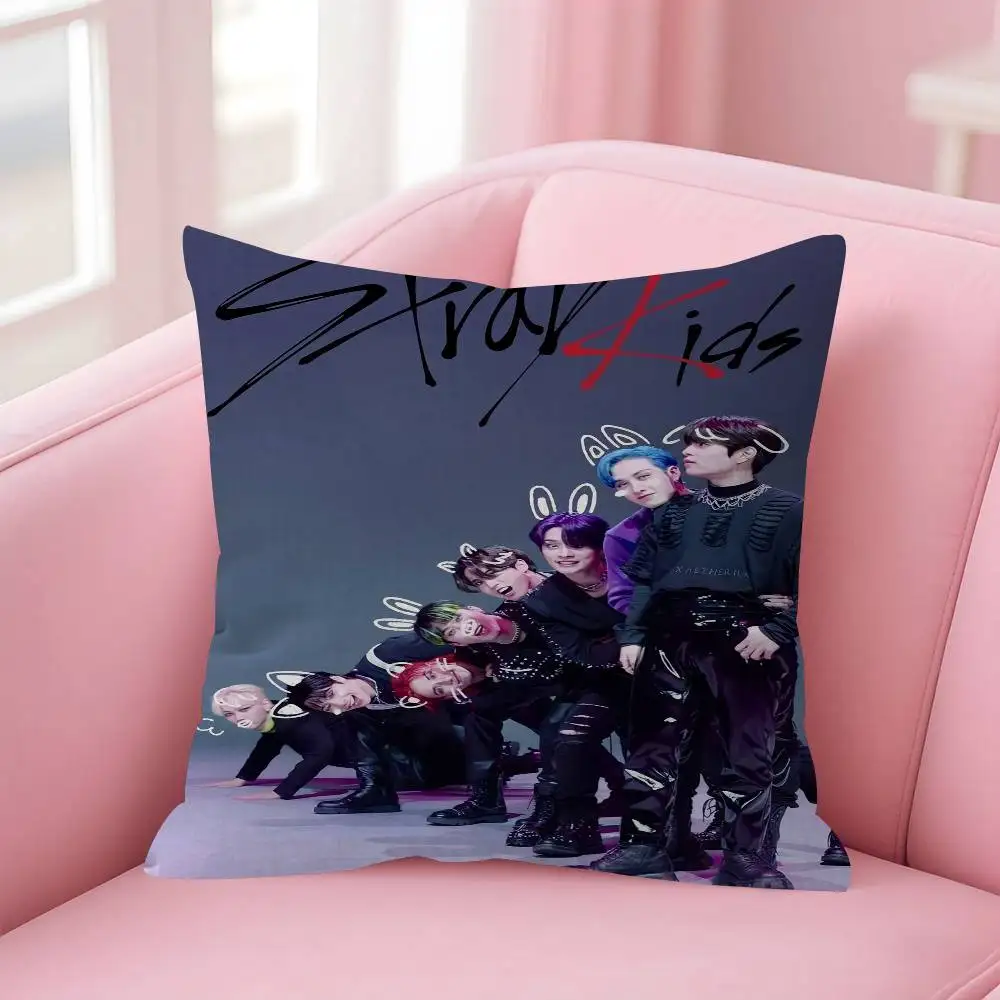 Heiße KPOP S-Stray K-Kids Kissenbezüge Cartoon Sofa Dekorative Heimtextilien Doppelseitig bedruckte Kurzplüsch Niedliche Kissenhülle – Detail 4