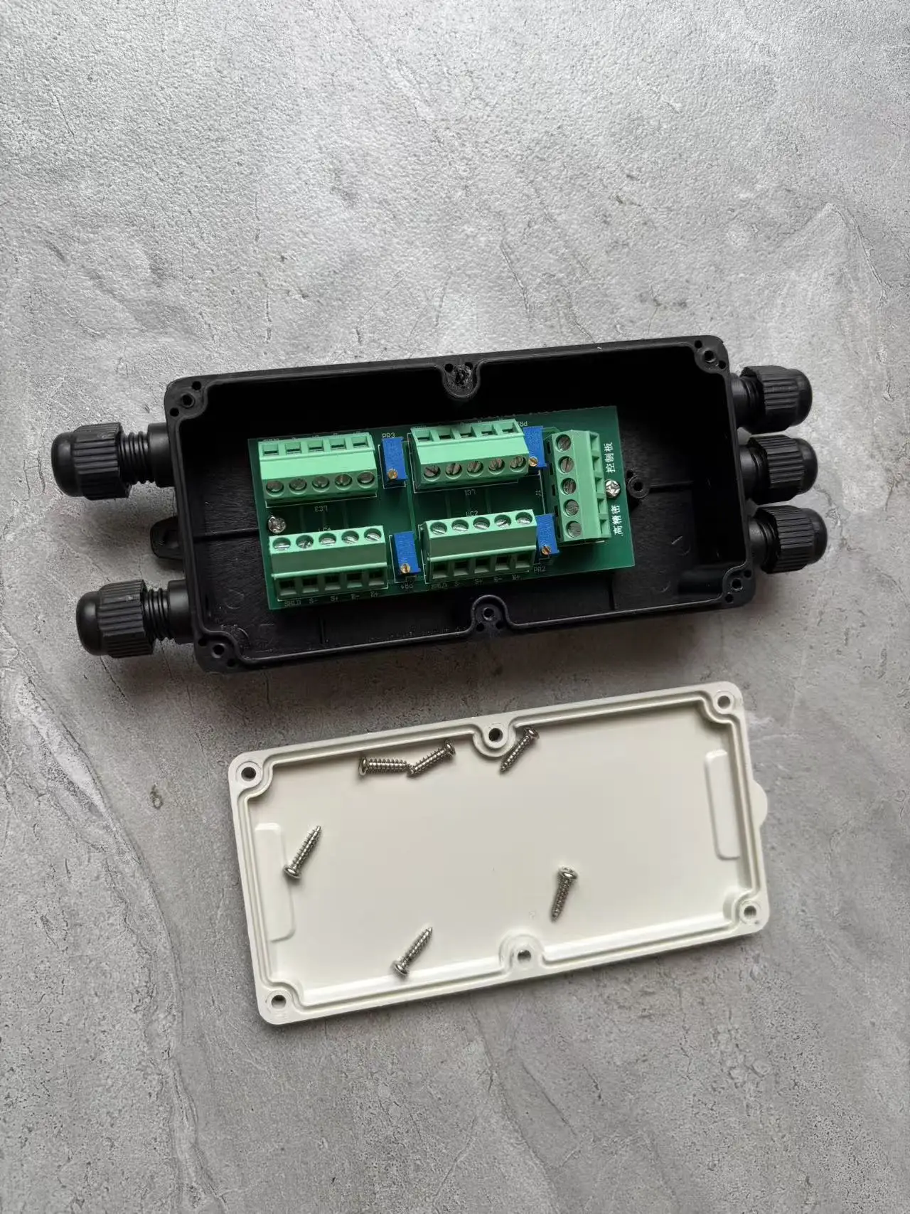 Junction Box Plastics 5 Holes For 4 Wires Load Cell With Circuit Card For measuring force and weight sensors