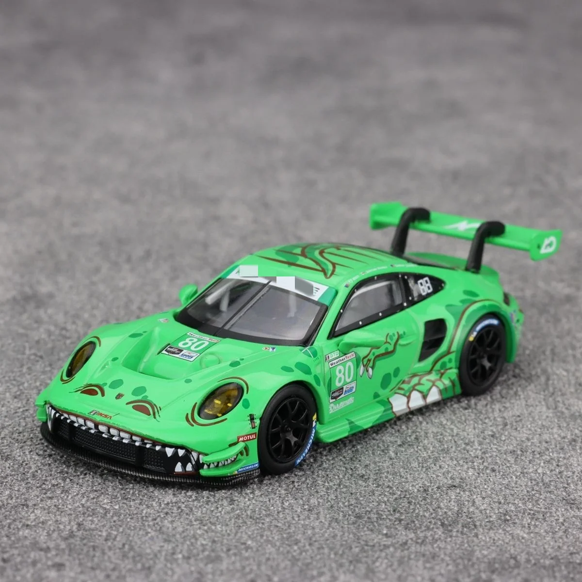 MINI GT 1:64 Porsce 911 GT3R #80 2023 Sebring Green Dinosaur Alloy car model set 2