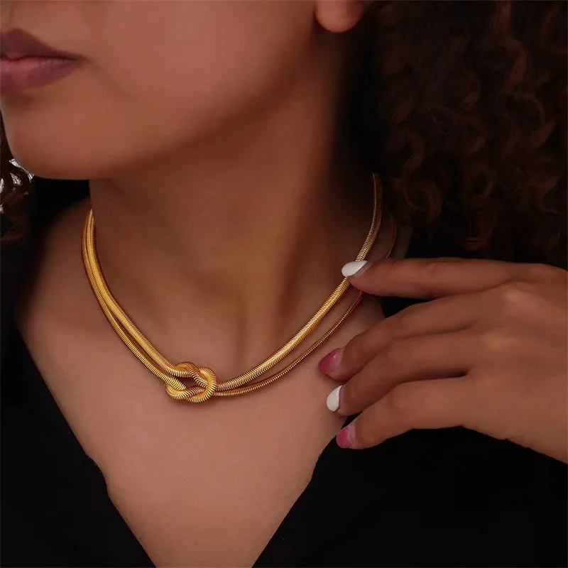 Lilbitty Confezione da 4 collane da donna, catena di gioielli in oro con acciaio inossidabile, catena cubana, girocollo e spina di pesce, stratificabile ed elegante per ogni occasione