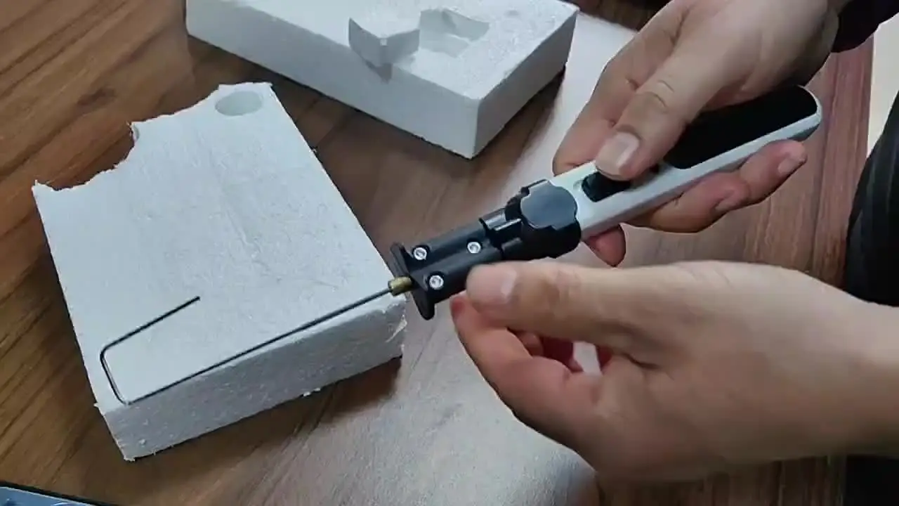 825641_6