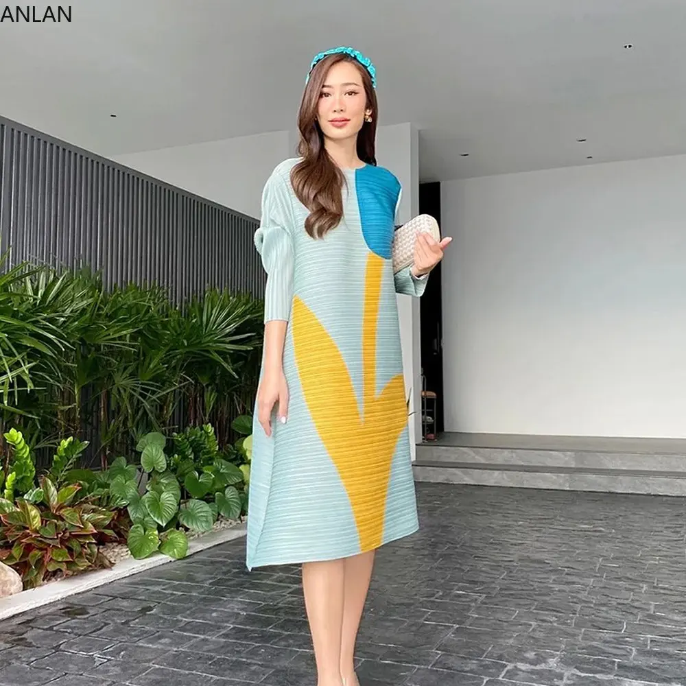 

Платье женское Плиссированное до середины икры, с круглым вырезом и рукавом 2024