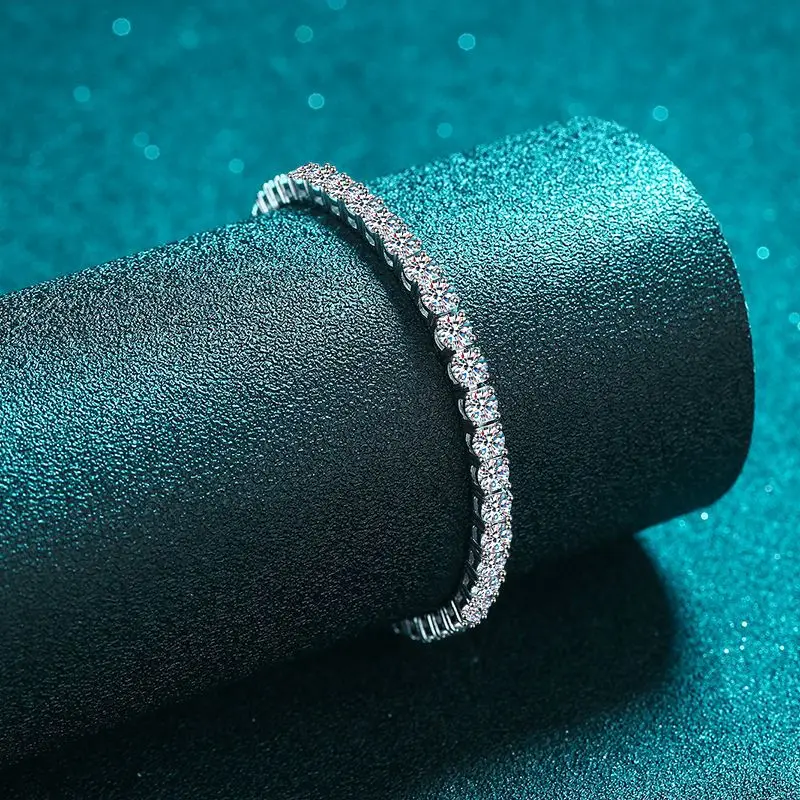 Ms. PT950 Platinum Bracelet, Platinum Filled Four-Claw 10 Points Mossanite, 18cm (Single 10 Points) 5.4 Carat. 3