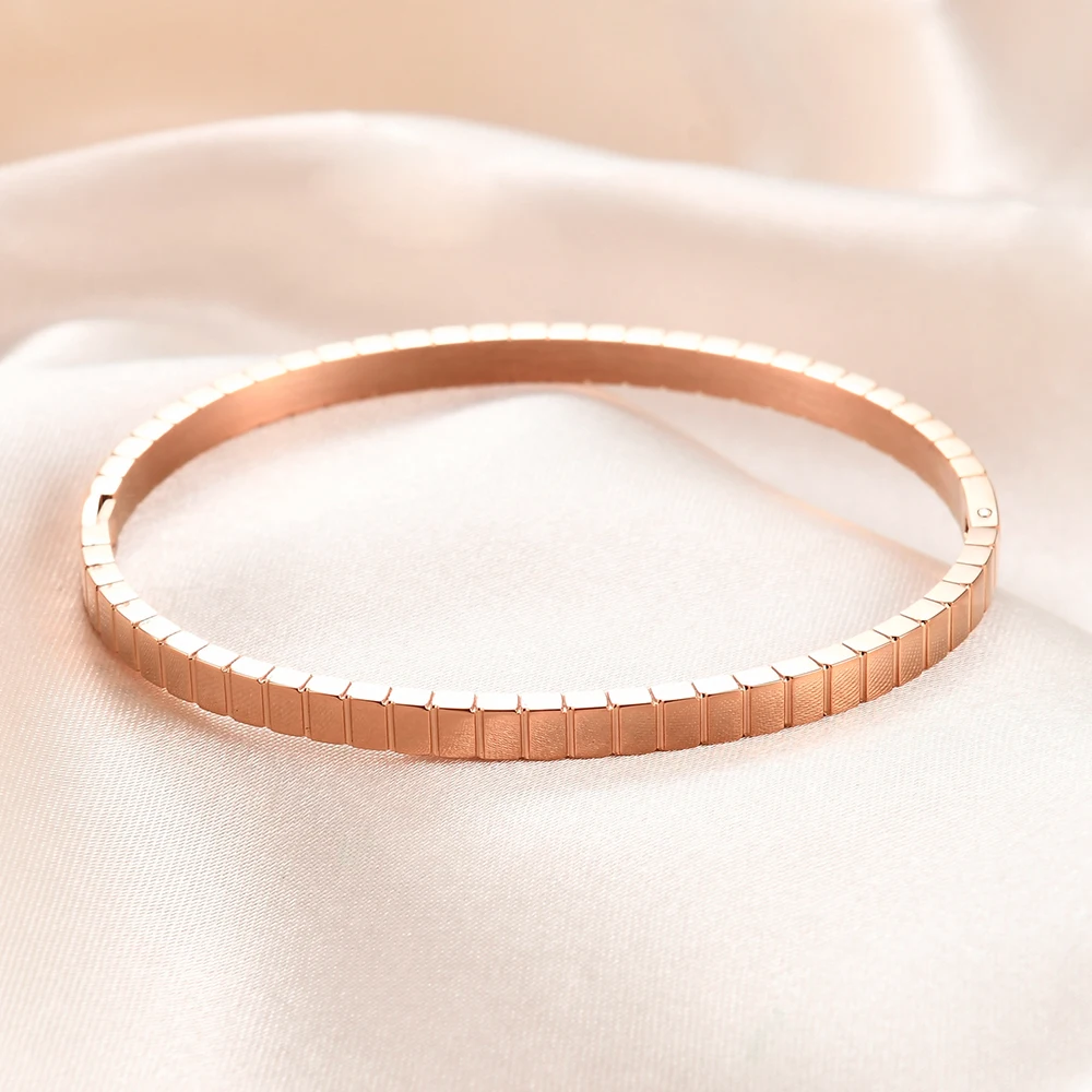 VQYSKO Zircon Geometric Bracelet Accessories Personalized Simple Versatile Titanium Steel Hand Bracelet Female Jewelry