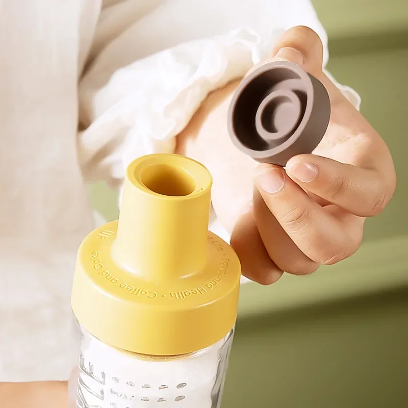 Seasoning Jar with Silicone Dust Cover Sealed Sugar Control Salt Control Seasoning Bottle Barbecue Sprinkler Bottle Salt Shaker