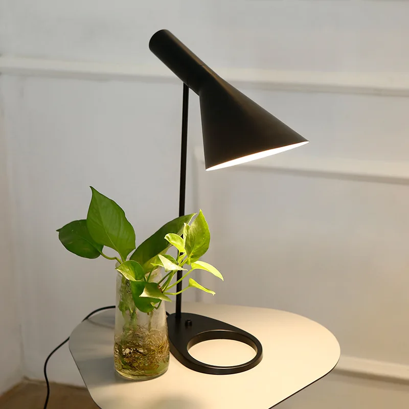 클래식 디자인 산업 테이블 램프 벽 조명 침대 옆 침실 철 집 장식 AJ 책상 밤 LED 조명 Lamparas