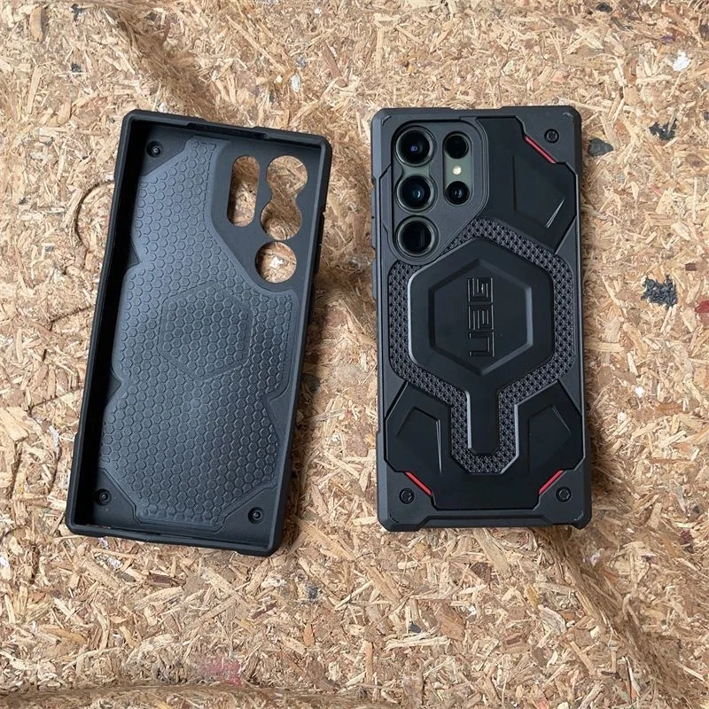 Рисунок 3 - Армированный чехол Urban Gear UAG