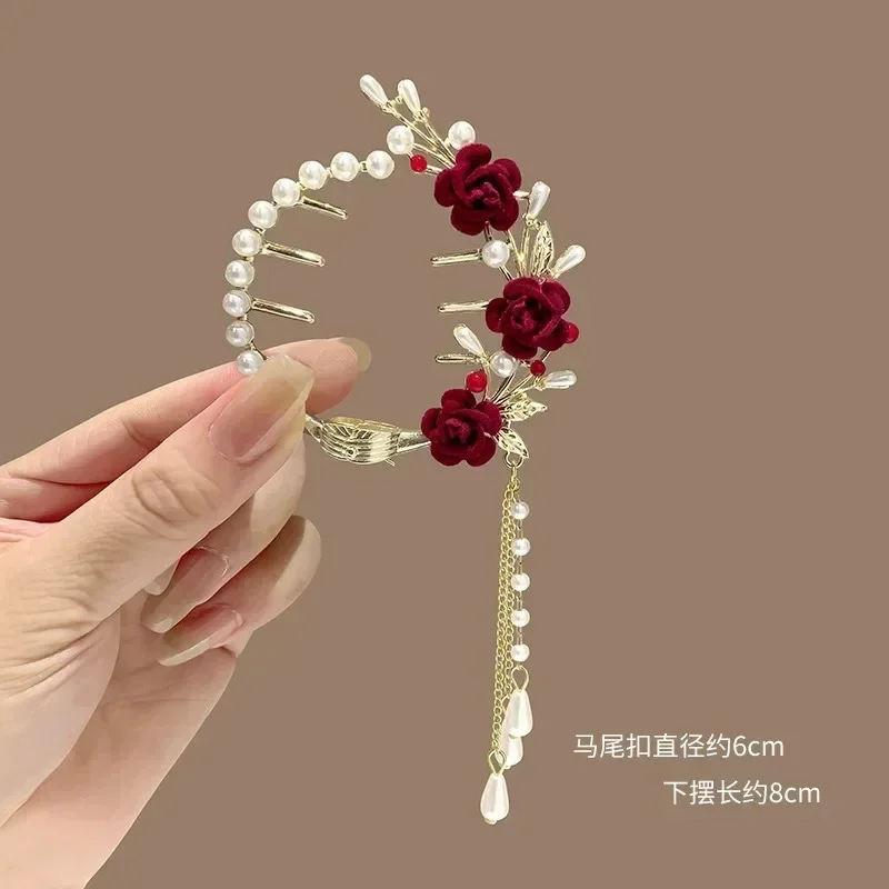 rose-clips