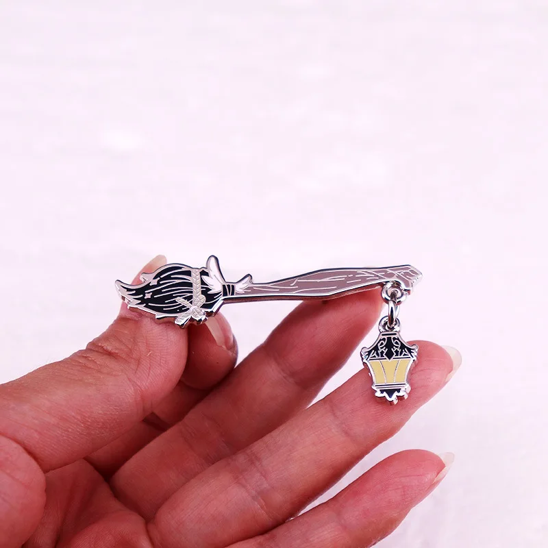 Creative Magic Flying Broom Lamp Enamel Brooch Pins Q Cosplay Prop Badge Jewelry Backpack Clothing Corsage Lapel Pin Accessory anime brooches,game brooch