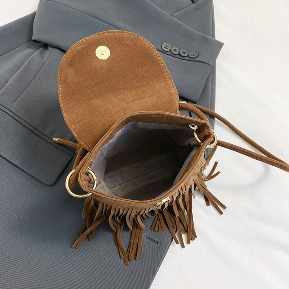 Fringe Design Messenger Bag with Adjustable Strap Everyday Shoulder Bag Trendy Leather Shoulder Bag Tassel for Autumn and Winter