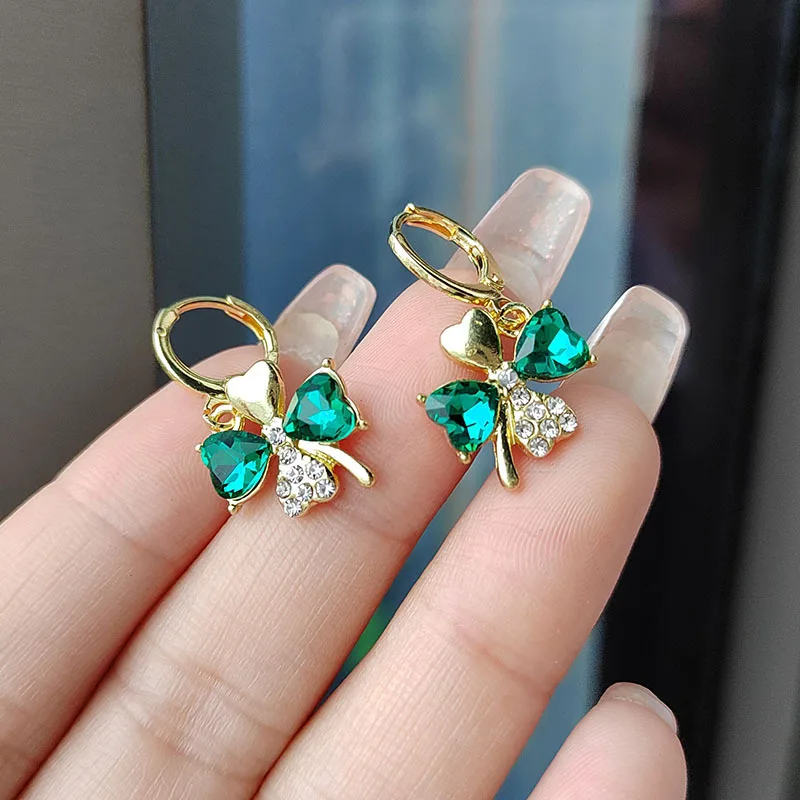 https://ae01.alicdn.com/kf/S2221bf952981419d8502501deb40a180j/New-Fashion-Four-Leaf-Clover-Earrings-for-Women-Trendy-Buckle-Style-Earrings-Jewelry-Gifts-For-Girl.jpg