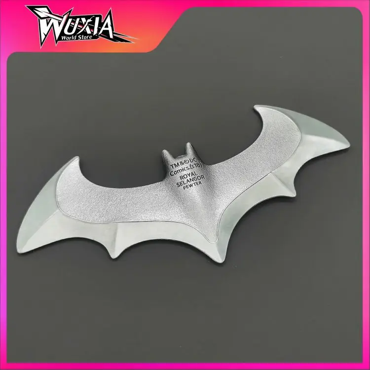 17.4Cm Batman Logo Letter Opener Figure Detective Comics Anime Action Collection Decorazione Ornamento Desktop Regali Di Compleanno Per Bambini