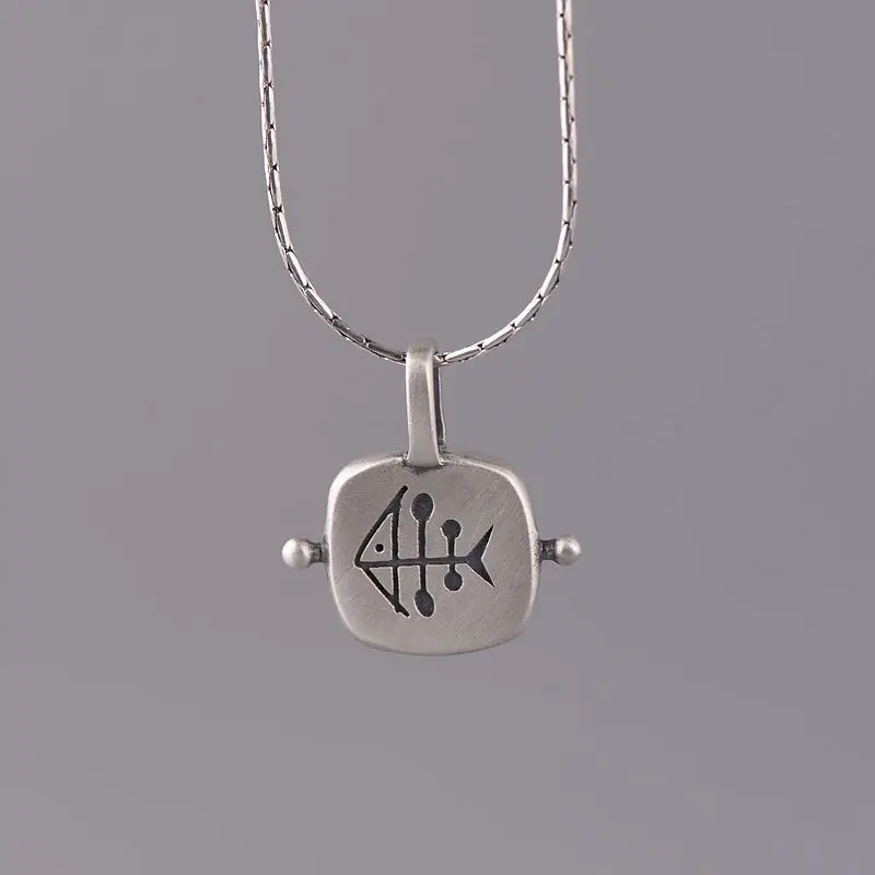 New 2023 Vintage Fashion Personality Matte Fish Necklace Unisex Long Pendant Banquet Jewelry Accessories Gift