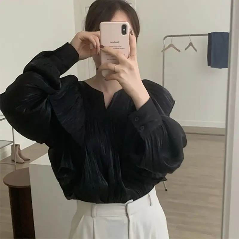 Women\'s Solid V-Neck Ruffles Folds Pullover Shirt Spring Korean Fashion Female Clothing Loose Bubble Sleeve Sweet Blouses Tops