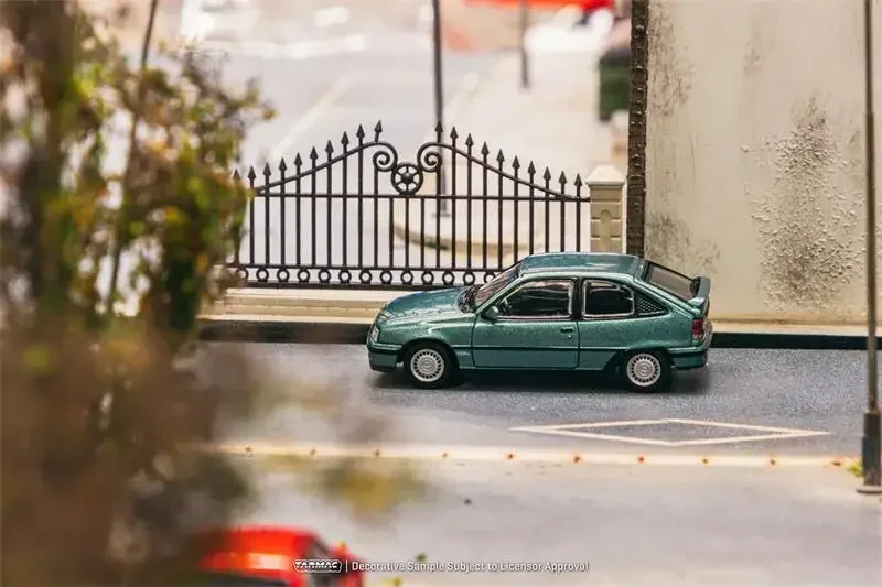 Tarmac работает 1:64 Opel Kadett GSi зеленый металлический Литая модель автомобиля