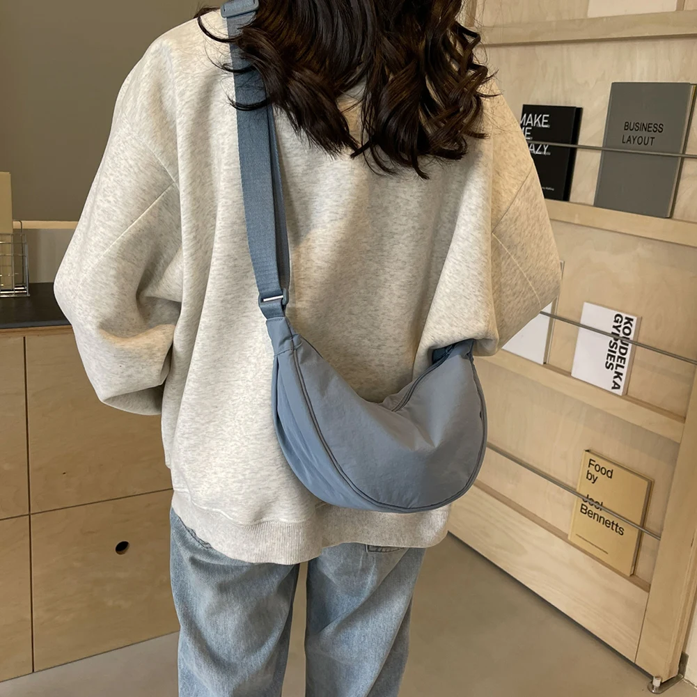Women Fashion Cloud Shoulder Bag Solid Color Crossbody Crescent Bag Soft Hobo Bag Adjustable Strap for Outdoor Travel