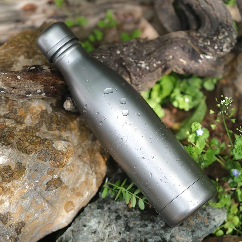 

Titanium Water Bottle with Titanium Lid Outdoor Camping Cycling Hiking Tableware Drinkware 680mlTa8374F