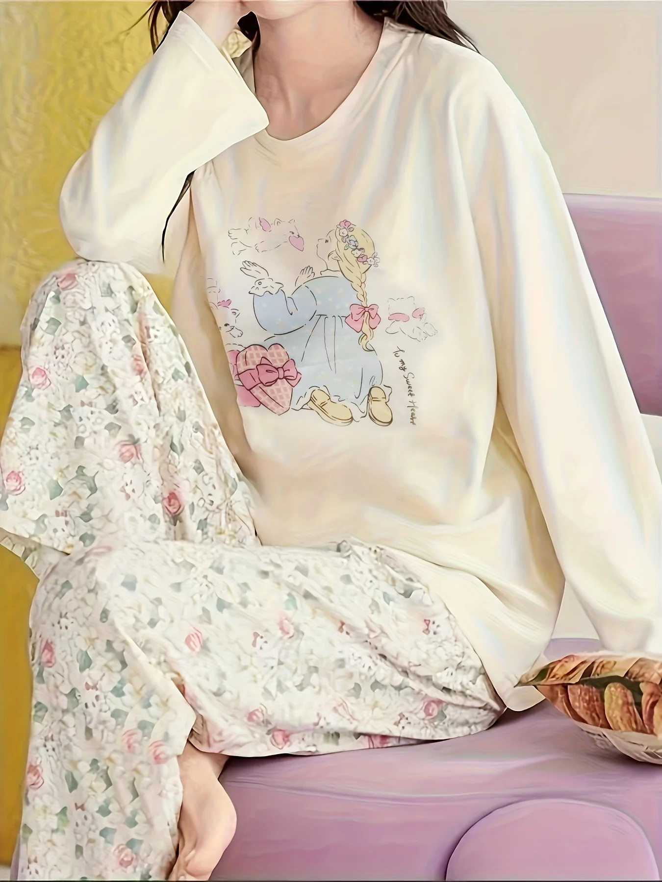 طقم بيجامة نسائي للخريف/الشتاء - بيجامة بلوفر برقبة دائرية مطبوعة على شكل فتاة خرافية مع بنطال مطبوع عليه زهور، طازج وحلو