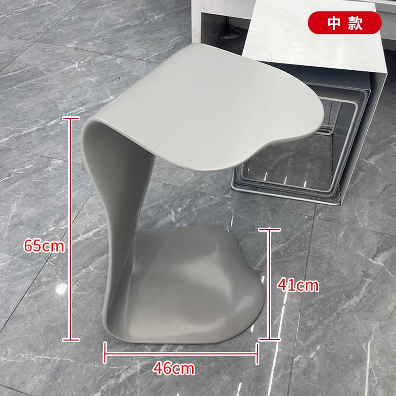 طاولة جانبية فاخرة على شكل حرف C بتصميم عصري لأرائ...