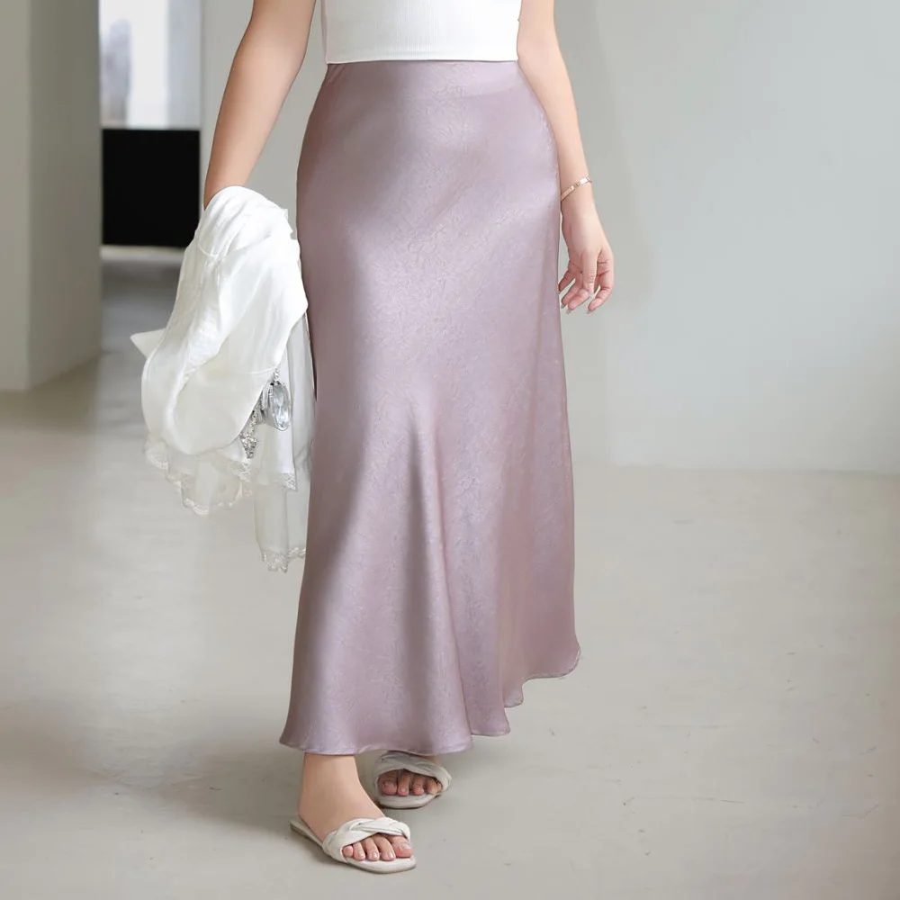 Lustrous Elegant Plus Size Women's Skirt French Style Premium Faux Acetate Satin Mermaid Hem High Waist Midi Skirt With Glossy