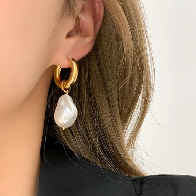 Boucles d'oreilles Vintage en forme de cercle pour femmes, bijoux baroques en perles, couleur or, clip rond, tempérament élégant, cadeaux de fête, nouvelle collection