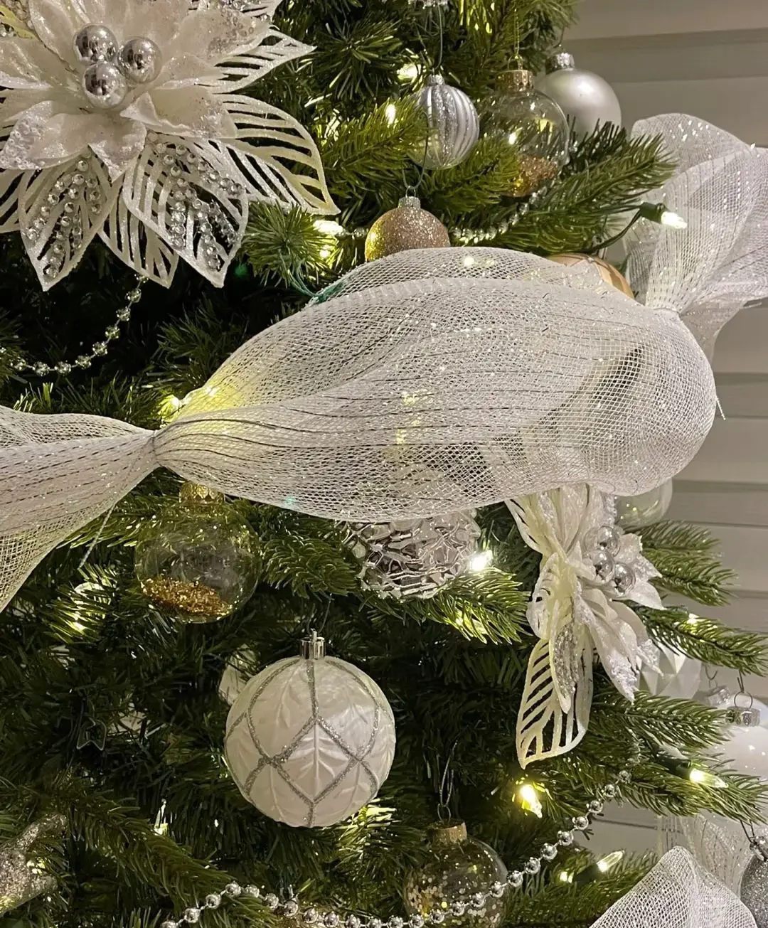 KI Store Lot de 8 boules de Noël en plastique, rouge vin, rose, or, rouge - Décorations