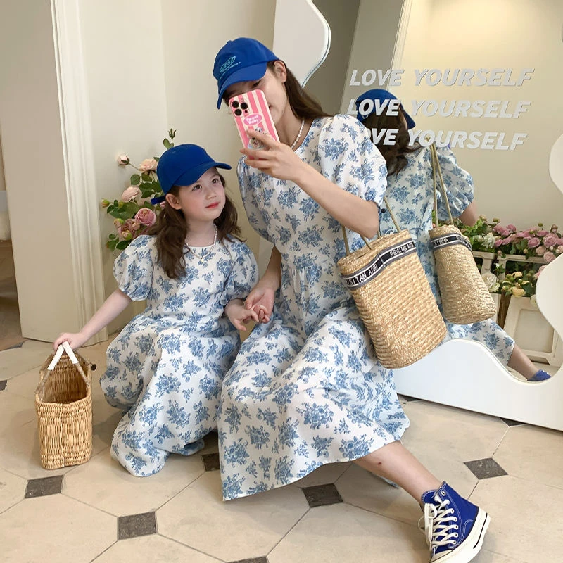 

Mother Kids Girls Clothes Matching Outfits for The Family Summer Cotton flower Dress for Women Mom and Daughter Matching Clothes