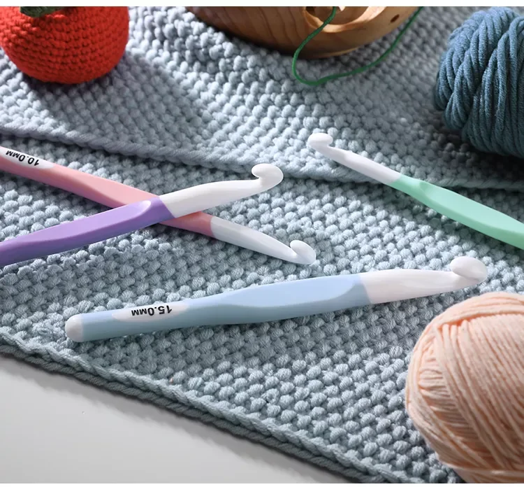 Hot New ABS Crochet Hooks Set Ergonomic Grip Soft TPR Crochet