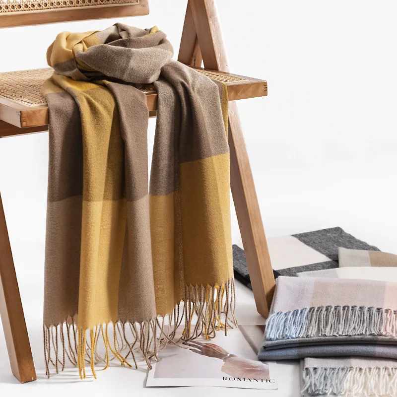 

Fashion Fashionable Winter Scarf with Tassel Thick Warm Plaid Women Cape Wrap Female Pashmina Designer Women Women Shawl T561