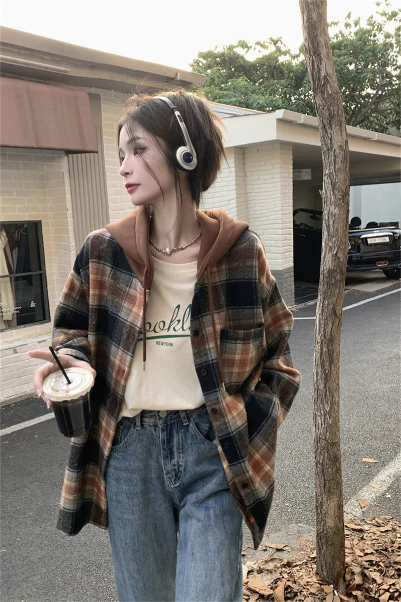 2023 New Checkered Hooded Short Coat Women's Autumn Loose Mid length Versatile Fashion High Grade Long Sleeve Top Commuting P172